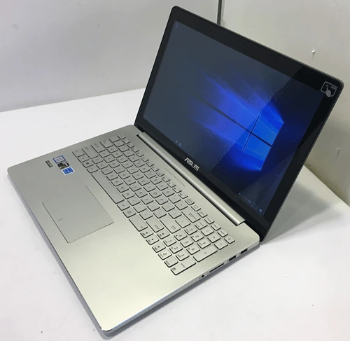 ASUS ZenBook Pro UX501 Laptop Right Angle