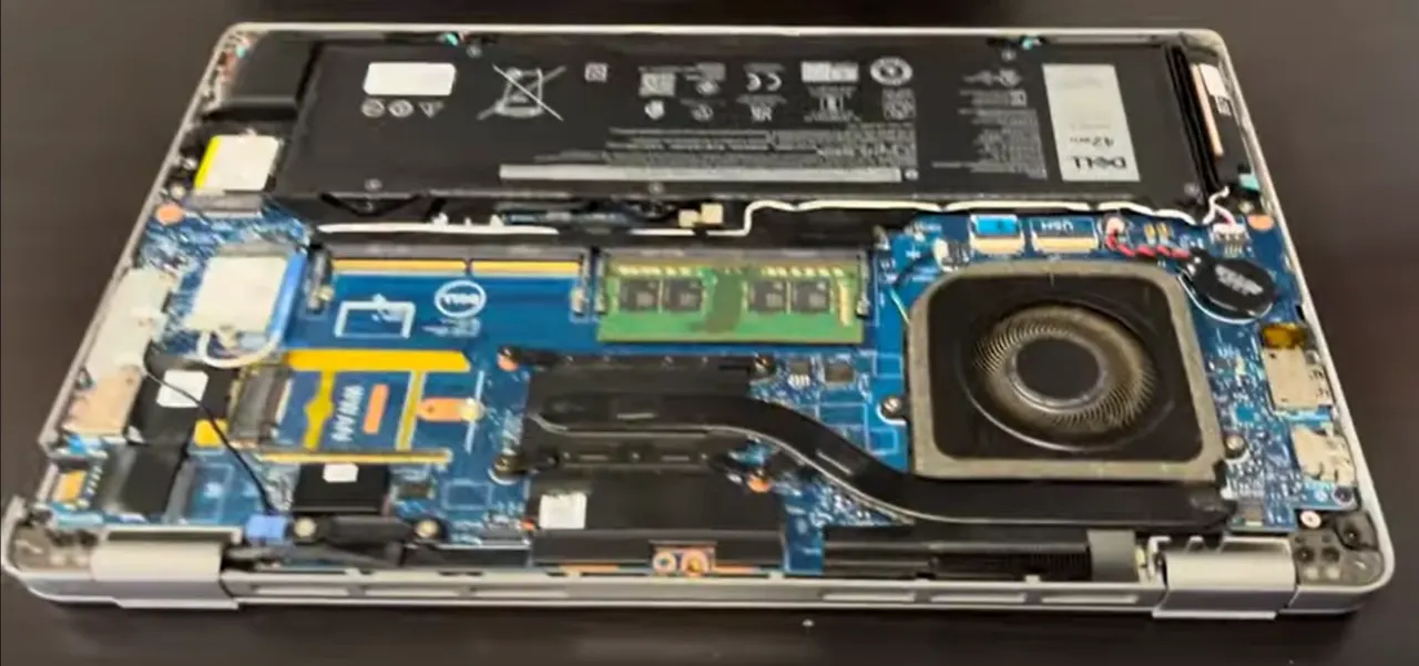 Dell Latitude 5440 disassembly and upgrade guide