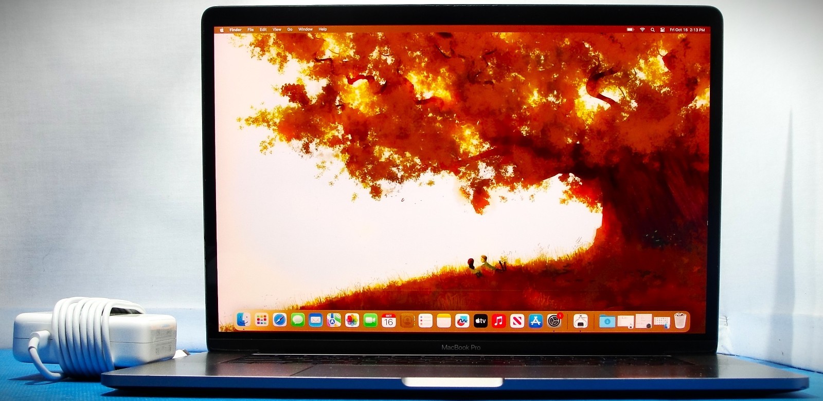 Apple MacBook Pro 15" 2017 A1707 i7-2.9GHz 16GB 512GB Radeon 560 Bundled 96W PA